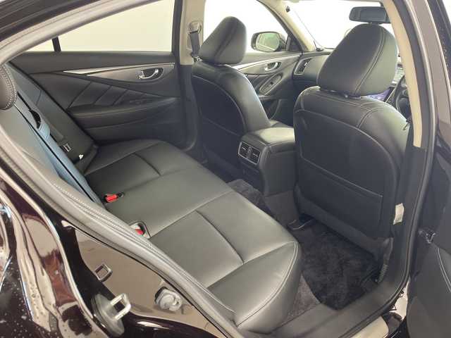 日産 スカイライン ハイブリッド 350GT Type SP 兵庫県 2014(平26)年 6.8万km ガーネットブラック ・純正ナビ&BT&CD&DVD&USB&TV/・全方位カメラ/・サンルーフ/・革シート/・ビルトインＥＴＣ/・エマージェンシーブレーキ/・車線逸脱防止支援システム/・車線逸脱警報/・後側方衝突防止支援/・後側方車両検知/・後退時衝突防止支援/・前方衝突予測警報/・ブレーキアシスト/・車両接近通報装置/・ステアリングスイッチ/・革巻きステアリング/・パドルシフト/・前席パワーシート/・シートヒーター/・フロアマット/・ＢＯＳＥサウンドシステム/・レーダークルーズコントロール/・クリアナンスソナー/・アンビエントＬＥＤライトシステム/・ＷＡＬＤ20インチアルミホイール/・ＨＫＳハイパフォーマンス車高調/・ヒルスタートアシスト/・スマートキー/・LEDライト/・保証書/・取扱説明書