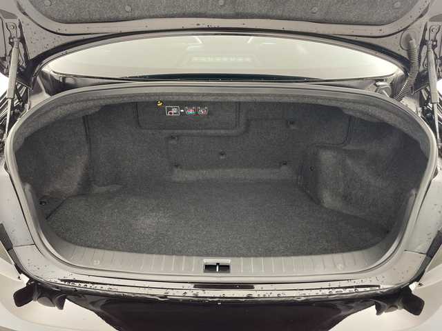 日産 スカイライン ハイブリッド 350GT Type SP 兵庫県 2014(平26)年 6.8万km ガーネットブラック ・純正ナビ&BT&CD&DVD&USB&TV/・全方位カメラ/・サンルーフ/・革シート/・ビルトインＥＴＣ/・エマージェンシーブレーキ/・車線逸脱防止支援システム/・車線逸脱警報/・後側方衝突防止支援/・後側方車両検知/・後退時衝突防止支援/・前方衝突予測警報/・ブレーキアシスト/・車両接近通報装置/・ステアリングスイッチ/・革巻きステアリング/・パドルシフト/・前席パワーシート/・シートヒーター/・フロアマット/・ＢＯＳＥサウンドシステム/・レーダークルーズコントロール/・クリアナンスソナー/・アンビエントＬＥＤライトシステム/・ＷＡＬＤ20インチアルミホイール/・ＨＫＳハイパフォーマンス車高調/・ヒルスタートアシスト/・スマートキー/・LEDライト/・保証書/・取扱説明書