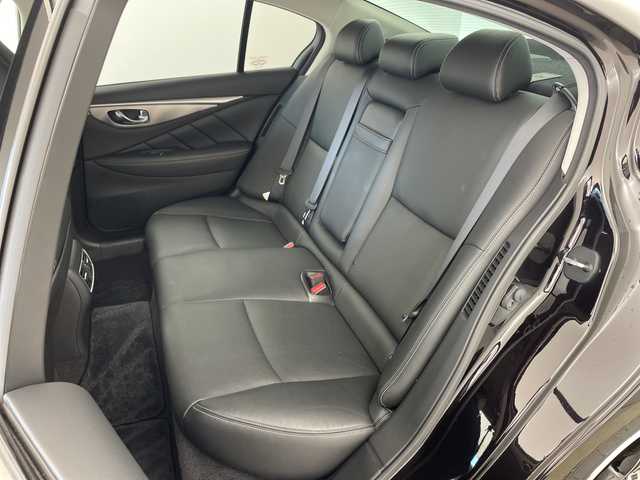 日産 スカイライン ハイブリッド 350GT Type SP 兵庫県 2014(平26)年 6.8万km ガーネットブラック ・純正ナビ&BT&CD&DVD&USB&TV/・全方位カメラ/・サンルーフ/・革シート/・ビルトインＥＴＣ/・エマージェンシーブレーキ/・車線逸脱防止支援システム/・車線逸脱警報/・後側方衝突防止支援/・後側方車両検知/・後退時衝突防止支援/・前方衝突予測警報/・ブレーキアシスト/・車両接近通報装置/・ステアリングスイッチ/・革巻きステアリング/・パドルシフト/・前席パワーシート/・シートヒーター/・フロアマット/・ＢＯＳＥサウンドシステム/・レーダークルーズコントロール/・クリアナンスソナー/・アンビエントＬＥＤライトシステム/・ＷＡＬＤ20インチアルミホイール/・ＨＫＳハイパフォーマンス車高調/・ヒルスタートアシスト/・スマートキー/・LEDライト/・保証書/・取扱説明書