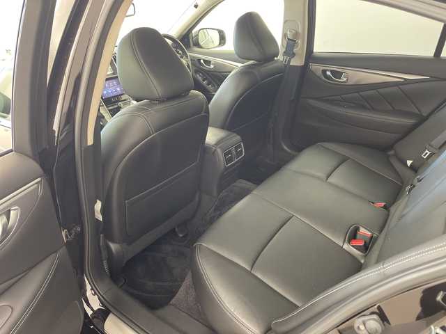 日産 スカイライン ハイブリッド 350GT Type SP 兵庫県 2014(平26)年 6.8万km ガーネットブラック ・純正ナビ&BT&CD&DVD&USB&TV/・全方位カメラ/・サンルーフ/・革シート/・ビルトインＥＴＣ/・エマージェンシーブレーキ/・車線逸脱防止支援システム/・車線逸脱警報/・後側方衝突防止支援/・後側方車両検知/・後退時衝突防止支援/・前方衝突予測警報/・ブレーキアシスト/・車両接近通報装置/・ステアリングスイッチ/・革巻きステアリング/・パドルシフト/・前席パワーシート/・シートヒーター/・フロアマット/・ＢＯＳＥサウンドシステム/・レーダークルーズコントロール/・クリアナンスソナー/・アンビエントＬＥＤライトシステム/・ＷＡＬＤ20インチアルミホイール/・ＨＫＳハイパフォーマンス車高調/・ヒルスタートアシスト/・スマートキー/・LEDライト/・保証書/・取扱説明書