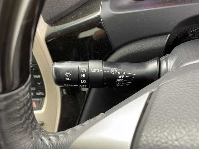 トヨタ アルファード 240S タイプゴールド 埼玉県 2013(平25)年 6.6万km ブラック 社外ナビ/(Bluetooth/SD/CD/DVD/フルセグTV)/フリップダウンモニターTMX-R3000/モデリスタフロントスポイラー/バックカメラ/両側パワースライドドア/クルーズコントロール/ETC/シートカバー/純正18インチアルミホイール/純正フロアマット/ドアバイザー/キセノンヘッドライト/フォグランプ/オートライト/スペアキー/プッシュスタート/スマートキー/横滑り防止装置/盗難防止装置/社外グリル