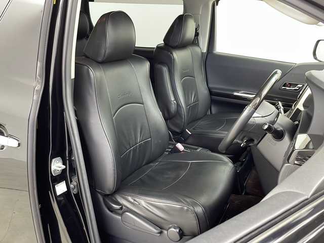 トヨタ アルファード 240S タイプゴールド 埼玉県 2013(平25)年 6.6万km ブラック 社外ナビ/(Bluetooth/SD/CD/DVD/フルセグTV)/フリップダウンモニターTMX-R3000/モデリスタフロントスポイラー/バックカメラ/両側パワースライドドア/クルーズコントロール/ETC/シートカバー/純正18インチアルミホイール/純正フロアマット/ドアバイザー/キセノンヘッドライト/フォグランプ/オートライト/スペアキー/プッシュスタート/スマートキー/横滑り防止装置/盗難防止装置/社外グリル