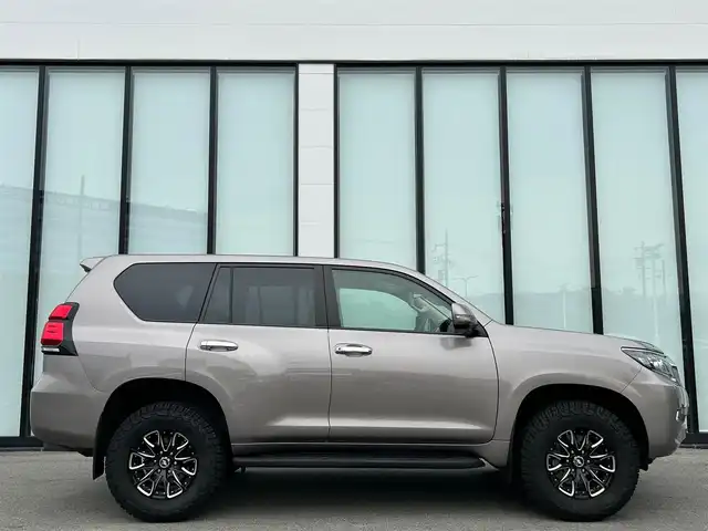 トヨタ ランドクルーザー プラド TX 大阪府 2021(令3)年 6万km アバンギャルドブロンズメタリック 純正ナビ/   Bluetooth/USB/衝突軽減/全方位モニター/４ＷＤ/レーダークルーズコントロール/横滑り防止装置/ドライブレコーダー/オートマチックハイビーム/WORKホイール/純正フロアマット/コーナーセンサー/プッシュスタート/スマートキー/ビルトインＥＴＣ/ＬＥＤライト