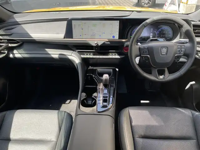 トヨタ クラウン スポーツ Z 静岡県 2024(令6)年 1.2万km 黄 ワンオーナー/純正ナビ/フルセグTV/USB/BT/全方位カメラ/デジタルインナーミラー/パワーバックドア/黒革シート/前席パワーシート/前席シートヒーター/エアシート/運転席シートメモリー/AC100V電源/プリクラッシュセーフティ/レーンキープアシスト/オートハイビーム/レーダークルーズコントロール/ブラインドスポットモニター/クリアランスソナー/ヘッドアップディスプレイ/ビルトインETC2.0/置くだけ充電/純正21インチAW/スマートキー×2/保証書/取扱説明書