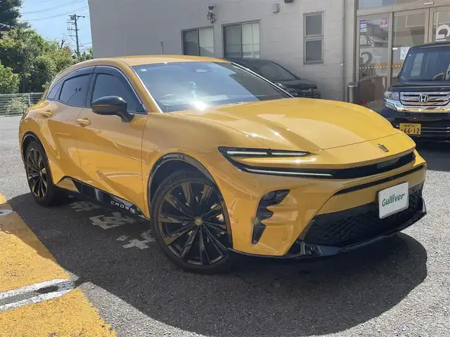 トヨタ クラウン スポーツ Z 静岡県 2024(令6)年 1.2万km 黄 ワンオーナー/純正ナビ/フルセグTV/USB/BT/全方位カメラ/デジタルインナーミラー/パワーバックドア/黒革シート/前席パワーシート/前席シートヒーター/エアシート/運転席シートメモリー/AC100V電源/プリクラッシュセーフティ/レーンキープアシスト/オートハイビーム/レーダークルーズコントロール/ブラインドスポットモニター/クリアランスソナー/ヘッドアップディスプレイ/ビルトインETC2.0/置くだけ充電/純正21インチAW/スマートキー×2/保証書/取扱説明書