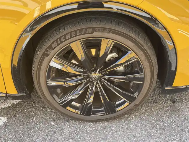 トヨタ クラウン スポーツ Z 静岡県 2024(令6)年 1.2万km 黄 ワンオーナー/純正ナビ/フルセグTV/USB/BT/全方位カメラ/デジタルインナーミラー/パワーバックドア/黒革シート/前席パワーシート/前席シートヒーター/エアシート/運転席シートメモリー/AC100V電源/プリクラッシュセーフティ/レーンキープアシスト/オートハイビーム/レーダークルーズコントロール/ブラインドスポットモニター/クリアランスソナー/ヘッドアップディスプレイ/ビルトインETC2.0/置くだけ充電/純正21インチAW/スマートキー×2/保証書/取扱説明書