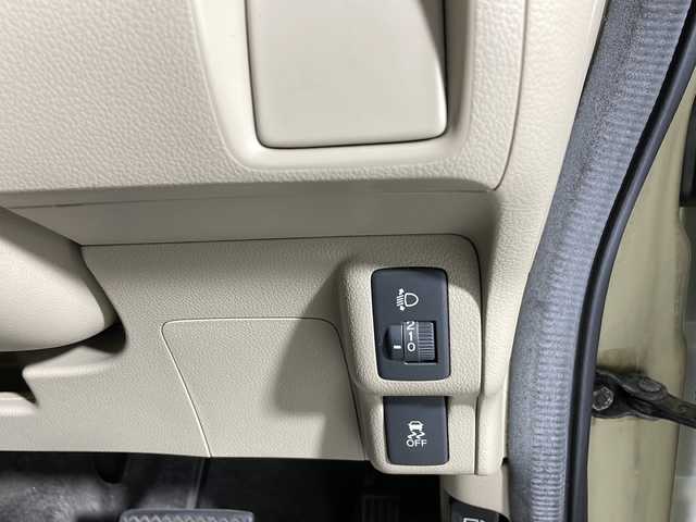ホンダ Ｎ ＢＯＸ G 沖縄県 2012(平24)年 8.3万km ヒダマリアイボリーパール 禁煙車　/純正オーディオ/→【ＣＤ／ラジオ／ＵＳＢ／ＡＵＸ】　/電動格納ミラー　/ヘッドライトレベライザー　/純正フロアマット　/ベンチシート　/チップアップシート　/横滑り防止装置　/スマートキー　/スペアキー