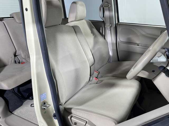 ホンダ Ｎ ＢＯＸ G 沖縄県 2012(平24)年 8.3万km ヒダマリアイボリーパール 禁煙車　/純正オーディオ/→【ＣＤ／ラジオ／ＵＳＢ／ＡＵＸ】　/電動格納ミラー　/ヘッドライトレベライザー　/純正フロアマット　/ベンチシート　/チップアップシート　/横滑り防止装置　/スマートキー　/スペアキー