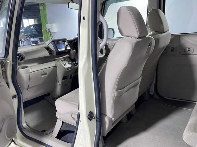 ホンダ Ｎ ＢＯＸ G 沖縄県 2012(平24)年 8.3万km ヒダマリアイボリーパール 禁煙車　/純正オーディオ/→【ＣＤ／ラジオ／ＵＳＢ／ＡＵＸ】　/電動格納ミラー　/ヘッドライトレベライザー　/純正フロアマット　/ベンチシート　/チップアップシート　/横滑り防止装置　/スマートキー　/スペアキー