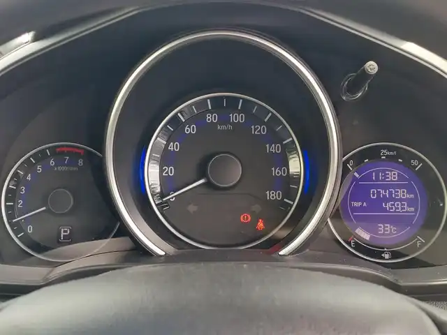 ホンダ フィット 13G Fパッケージ 東京都 2016(平28)年 7.5万km プレミアムホワイトパールⅡ あんしんパッケージ/純正ナビ/バックカメラ/ビルトインETC/ドライブレコーダー/スマートキー/シティブレーキアクティブシステム/ECON