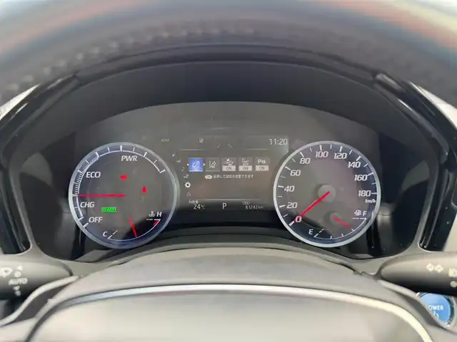 トヨタ クラウン ハイブリッド S Cパッケージ 香川県 2020(令2)年 8.4万km プレシャスブラックパール 〇純正8インチナビ/〇フルセグTV/〇バックカメラ/〇ビルトインETC2，0/〇ドライブレコーダー/〇セーフティセンス/〇ブラインドスポットモニター/〇LEDヘッドランプ/〇フォグランプ/〇オートライト/〇純正17インチアルミホイール/〇パワーバッグドア/〇革巻きステアリング/〇パドルシフト/〇左右独立オートエアコン/〇シートヒーター/〇パワーシート/〇スマートキー/〇禁煙車