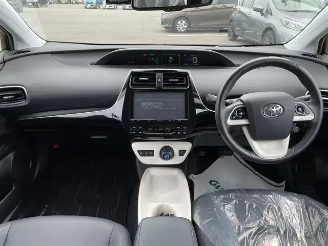 トヨタ プリウス A ツーリングセレクション 石川県 2016(平28)年 7.8万km エモーショナルレッド 純正9型メモリーナビ/純正CD/DVD/フルセグTV/バックカメラ/LEDヘッドライト/衝突軽減ブレーキ/クルーズコントロール/ETC/ドライブレコーダー/スマートキー/プッシュスタート/電動ミラー/シートヒーター/革シート/コーナーセンサー/純正アルミホイール