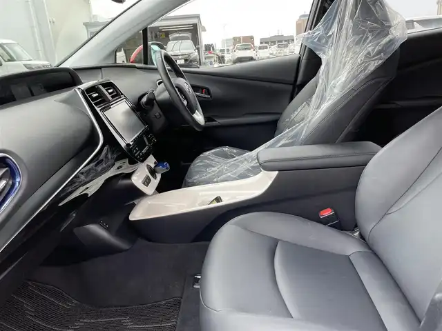トヨタ プリウス A ツーリングセレクション 石川県 2016(平28)年 7.8万km エモーショナルレッド 純正9型メモリーナビ/純正CD/DVD/フルセグTV/バックカメラ/LEDヘッドライト/衝突軽減ブレーキ/クルーズコントロール/ETC/ドライブレコーダー/スマートキー/プッシュスタート/電動ミラー/シートヒーター/革シート/コーナーセンサー/純正アルミホイール