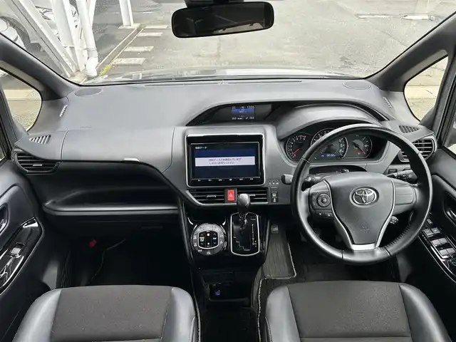 トヨタ ノア Si ダブルバイビーⅡ 静岡県 2020(令2)年 6.9万km ブラック 特別仕様車/トヨタセーフティセンス/純正９型ナビ/フルセグＴＶ/ＤＶＤ再生/ＢＴ/バックカメラ/ＥＴＣ/純正１２型後席モニター/ＬDA/ＰＫＳＢ/前後コーナーセンサー/両側電動スライドドア/ＬＥＤヘッドライト/オートライト/オートハイビーム/純正フロアマット/純正１６ＡＷ