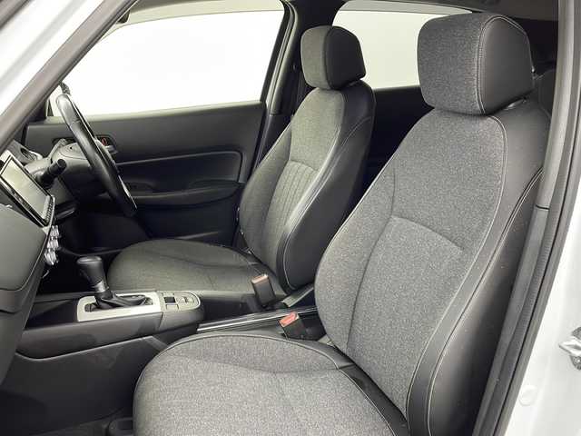 ホンダ フィット e:HEVホーム 鹿児島県 2021(令3)年 4.7万km プレミアムサンライトホワイトパール Ｈｏｎｄａ　ＳＥＮＳＩＮＧ　/●衝突軽減ブレーキ〈CMBS〉/●誤発進抑制機能/●後方誤発進抑制機能/●近距離衝突軽減ブレーキ/●歩行者事故低減ステアリング/●路外逸脱抑制機能/●渋滞追従機能付アダプティブ・クルーズ・コントロール〈ACC〉/●車線維持支援システム〈LKAS〉/●先行車発進お知らせ機能/●標識認識機能/●オートハイビーム/純正８型ナビ/（フルセグ/Bluetooth/CD/DVD）　/バックカメラ　/純正ＥＴＣ　/ブレーキホールド　/電子パーキング　/ステアリングリモコン　/電動格納ミラー　/ＩＳＯＦＩＸ　/レーダークルーズコントロール　/シートリフター/チップアップシート/ウインカーミラー/スペアキー1本