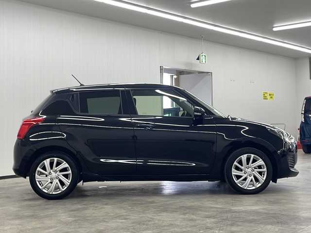 スズキ スイフト XG 長崎県 2022(令4)年 3.2万km スーパーブラックパール ワンオーナー/純正メモリーナビ/（BT/CD/DVD）/ブラインドスポットモニター/シートヒータ（D席）/スペアキー1本/クルーズコントロール（追従有)/レーンキープアシスト/純正16インチアルミホイール/取説・保証書