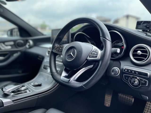 メルセデス・ベンツ Ｃ２２０ｄ アバンギャルド　AMGライン 栃木県 2016(平28)年 5.3万km ポーラホワイト ワンオーナー/レーダーセーフティパッケージ/ベーシックパッケージ/プレミアムパッケージ/レザーエクスクルーシブパッケージ/エアバランスパッケージ/AMGライン/ナビ/フルセグTV/バックカメラ/ETC/パークトロニック /レーンキープアシスト/ブラインドスポット /本革シート/シートヒーター /パワーシート /パワートランクリッド/LEDヘッドライト/オートライト/エアサスペンション/ヘッドアップディスプレイ/アンビエントライト