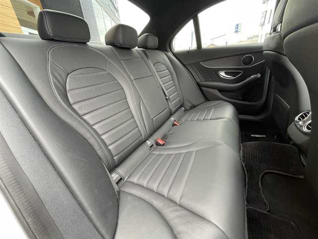 メルセデス・ベンツ Ｃ２２０ｄ アバンギャルド　AMGライン 栃木県 2016(平28)年 5.3万km ポーラホワイト ワンオーナー/レーダーセーフティパッケージ/ベーシックパッケージ/プレミアムパッケージ/レザーエクスクルーシブパッケージ/エアバランスパッケージ/AMGライン/ナビ/フルセグTV/バックカメラ/ETC/パークトロニック /レーンキープアシスト/ブラインドスポット /本革シート/シートヒーター /パワーシート /パワートランクリッド/LEDヘッドライト/オートライト/エアサスペンション/ヘッドアップディスプレイ/アンビエントライト