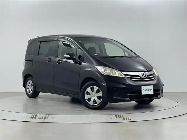 ホンダ フリード G ジャストセレクション+ 埼玉県 2014(平26)年 3.7万km プレミアムスパークルブラックパール ・純正ナビVXM-145VSi/(ワンセグTV/CD/DVD/Bluetooth/SD/AM/FM)/・バックカメラ/・両側パワースライドドア /・ビルトインETC/・ハーフレザーシート/・オートディスチャージヘッドライト/・電動格納ミラー/・純正フロアマット