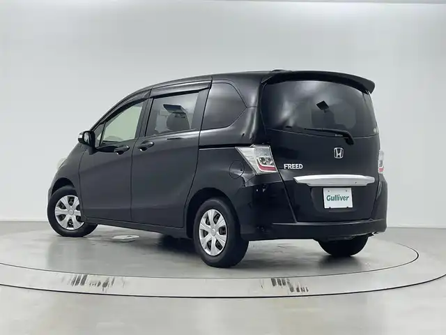 ホンダ フリード G ジャストセレクション+ 埼玉県 2014(平26)年 3.7万km プレミアムスパークルブラックパール ・純正ナビVXM-145VSi/(ワンセグTV/CD/DVD/Bluetooth/SD/AM/FM)/・バックカメラ/・両側パワースライドドア /・ビルトインETC/・ハーフレザーシート/・オートディスチャージヘッドライト/・電動格納ミラー/・純正フロアマット