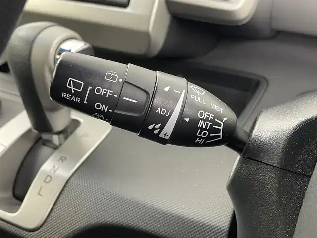 ホンダ フリード G ジャストセレクション+ 埼玉県 2014(平26)年 3.7万km プレミアムスパークルブラックパール ・純正ナビVXM-145VSi/(ワンセグTV/CD/DVD/Bluetooth/SD/AM/FM)/・バックカメラ/・両側パワースライドドア /・ビルトインETC/・ハーフレザーシート/・オートディスチャージヘッドライト/・電動格納ミラー/・純正フロアマット