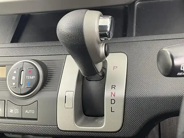 ホンダ フリード G ジャストセレクション+ 埼玉県 2014(平26)年 3.7万km プレミアムスパークルブラックパール ・純正ナビVXM-145VSi/(ワンセグTV/CD/DVD/Bluetooth/SD/AM/FM)/・バックカメラ/・両側パワースライドドア /・ビルトインETC/・ハーフレザーシート/・オートディスチャージヘッドライト/・電動格納ミラー/・純正フロアマット