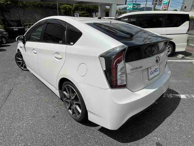 トヨタ プリウス S ツーリングセレ G’s 福岡県 2014(平26)年 11.5万km ホワイトパールクリスタルシャイン (株)IDOMが運営する【じしゃロン八幡西店】の自社ローン専用車両になります。こちらは現金またはオートローンご利用時の価格です。自社ローンご希望の方は別途その旨お申付け下さい/純正HDDナビ(NHZD-W62G)/【Bluetooth・CD・DVD・TV】/純正アルミホイール/純正フロアマット/純正エアロ/バックカメラ/カーテンエアバック/ETC/G’sスタートスイッチ/レーダー探知機/フロントフォグランプ/ウィンカーミラー