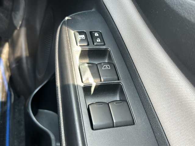日産 ノート e－パワー X 静岡県 2020(令2)年 6.1万km ダークメタルグレー エマージェンシーブレーキ/・衝突軽減ブレーキ/・先行車発進お知らせ機能/・クリアランスソナー/純正ナビ/・フルセグTV/・CD/DVD/Bluetooth/ラジオ/主要装備/・インテリジェントキー/・プッシュスタート/・ステアリングリモコン/・オートライト