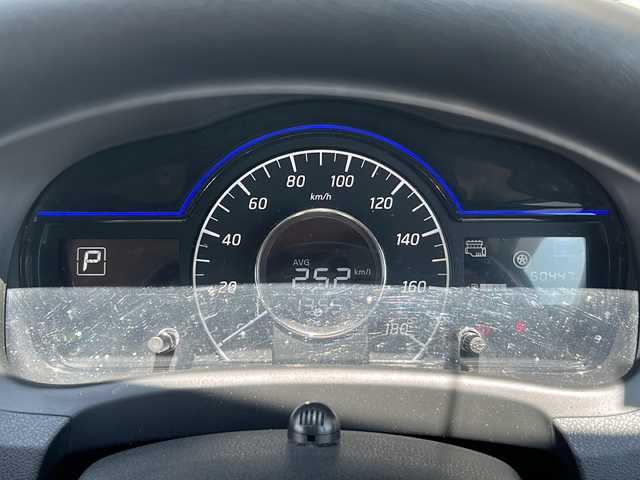 日産 ノート e－パワー X 静岡県 2020(令2)年 6.1万km ダークメタルグレー エマージェンシーブレーキ/・衝突軽減ブレーキ/・先行車発進お知らせ機能/・クリアランスソナー/純正ナビ/・フルセグTV/・CD/DVD/Bluetooth/ラジオ/主要装備/・インテリジェントキー/・プッシュスタート/・ステアリングリモコン/・オートライト