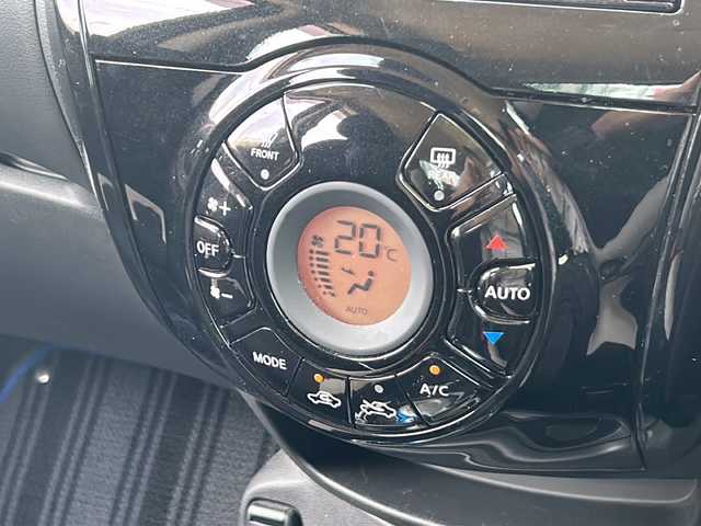日産 ノート e－パワー X 静岡県 2020(令2)年 6.1万km ダークメタルグレー エマージェンシーブレーキ/・衝突軽減ブレーキ/・先行車発進お知らせ機能/・クリアランスソナー/純正ナビ/・フルセグTV/・CD/DVD/Bluetooth/ラジオ/主要装備/・インテリジェントキー/・プッシュスタート/・ステアリングリモコン/・オートライト