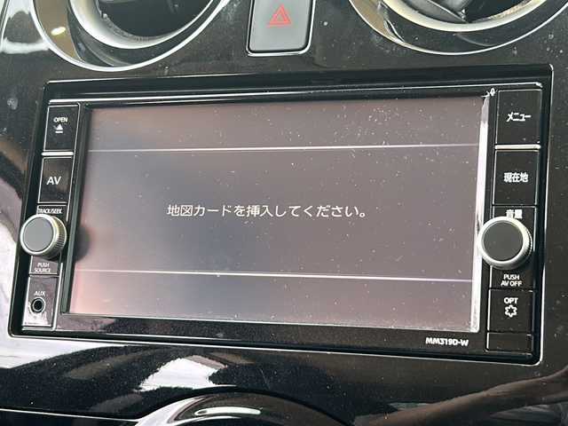 日産 ノート e－パワー X 静岡県 2020(令2)年 6.1万km ダークメタルグレー エマージェンシーブレーキ/・衝突軽減ブレーキ/・先行車発進お知らせ機能/・クリアランスソナー/純正ナビ/・フルセグTV/・CD/DVD/Bluetooth/ラジオ/主要装備/・インテリジェントキー/・プッシュスタート/・ステアリングリモコン/・オートライト