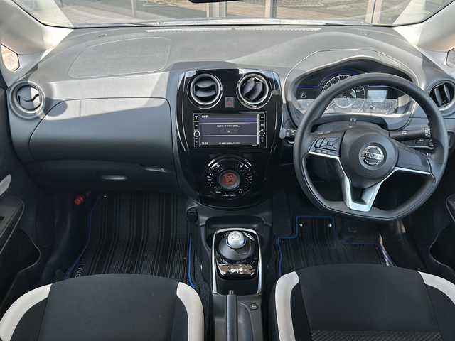 日産 ノート e－パワー X 静岡県 2020(令2)年 6.1万km ダークメタルグレー エマージェンシーブレーキ/・衝突軽減ブレーキ/・先行車発進お知らせ機能/・クリアランスソナー/純正ナビ/・フルセグTV/・CD/DVD/Bluetooth/ラジオ/主要装備/・インテリジェントキー/・プッシュスタート/・ステアリングリモコン/・オートライト