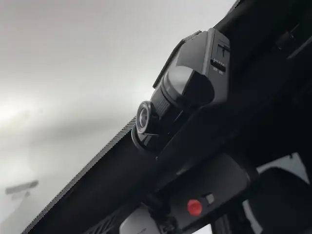 マツダ ＣＸ－８ XD プロアクティブ 富山県 2017(平29)年 3.1万km ソウルレッドクリスタルM BOSEサウンド/純正ナビ（AM/FM/DVD/BT/USB/フルセグ）/全方位カメラ/後席モニター/ETC/ドライブレコーダー/ヘッドアップディスプレイ/ブラインドスポットモニター/D席パワーシート/D席メモリシート/シートヒーター/ハンドルヒーター/衝突被害軽減システム/レーダークルーズコントロール/レーンキープアシスト/コーナーセンサー/横滑り防止装置/アイドリングストップ/純正アルミホイール/純正フロアマット/オートホールド付電子パーキング/スマートキー/スペアキー