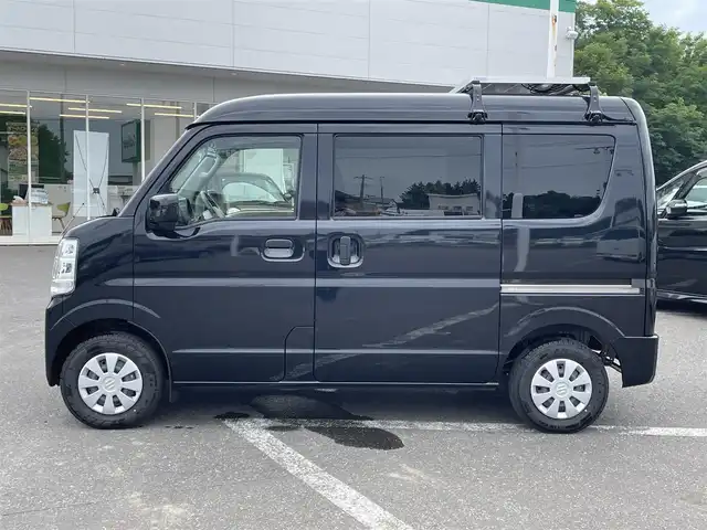 スズキ エブリイ JOIN 青森県 2023(令5)年 0.1千km ブルーイッシュブラックパール3 パートタイム４WD/CD/FM/AM/M’sキャンパー製キャンピングキット/左右サイドシェルフ/オーバーヘッドシェルフ/床下収納ベッドキット/リクライニング可能ベッドマット/シンク/電動蛇口/給水/排水タンク/室内コンセント/左右はね上げ式テーブル/ソーラーパネル/車外テーブル/Jackery製ポータブル電源/外部電源入力システム/通常時、リヤシート使用可能/デュアルカメラブレーキサポート/レーンキープ/横滑り防止装置/オートライト