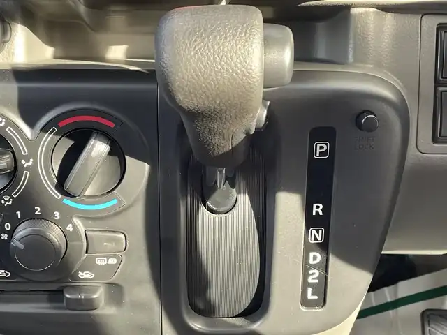 スズキ エブリイ JOIN 兵庫県 2023(令5)年 0.1千km ブルーイッシュブラックパール3 パートタイム４WD/CD/FM/AM/M’sキャンパー製キャンピングキット/左右サイドシェルフ/オーバーヘッドシェルフ/床下収納ベッドキット/リクライニング可能ベッドマット/シンク/電動蛇口/給水/排水タンク/室内コンセント/左右はね上げ式テーブル/ソーラーパネル/車外テーブル/Jackery製ポータブル電源/外部電源入力システム/通常時、リヤシート使用可能/デュアルカメラブレーキサポート/レーンキープ/横滑り防止装置/オートライト