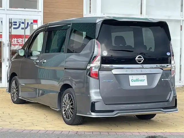 日産 セレナ e-パワー オーテック スポーツスペック 宮崎県 2021(令3)年 7.1万km ダークメタルグレー ワンオーナー/純正10型ナビ/　(Bluetooth/CD/DVD)/フルセグTV/両側ハンズフリーパワスラドア/インテリジェントアラウンドビューモニター/ドライブレコーダー/プロパイロット/ソナー機能/全方位運転支援システム/・インテリジェントエマージェンシーブレーキ/・標識検知機能/・前方衝突予測警報/・踏み間違い衝突防止アシスト/・車線逸脱防止支援システム/・後側方車両検知警報/・後側方衝突防止支援システム/・ふらつき警報/アダプティブLEDヘッドランプ/デュアルオートエアコン/本革巻きステアリング/ツートーン合皮シート/スマートアップ3列目シート/純正17インチアルミホイール/インテリジェントキー/プッシュパワースターター/禁煙車