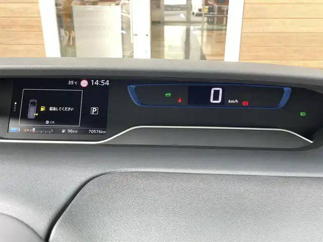 日産 セレナ e-パワー オーテック スポーツスペック 宮崎県 2021(令3)年 7.1万km ダークメタルグレー ワンオーナー/純正10型ナビ/　(Bluetooth/CD/DVD)/フルセグTV/両側ハンズフリーパワスラドア/インテリジェントアラウンドビューモニター/ドライブレコーダー/プロパイロット/ソナー機能/全方位運転支援システム/・インテリジェントエマージェンシーブレーキ/・標識検知機能/・前方衝突予測警報/・踏み間違い衝突防止アシスト/・車線逸脱防止支援システム/・後側方車両検知警報/・後側方衝突防止支援システム/・ふらつき警報/アダプティブLEDヘッドランプ/デュアルオートエアコン/本革巻きステアリング/ツートーン合皮シート/スマートアップ3列目シート/純正17インチアルミホイール/インテリジェントキー/プッシュパワースターター/禁煙車