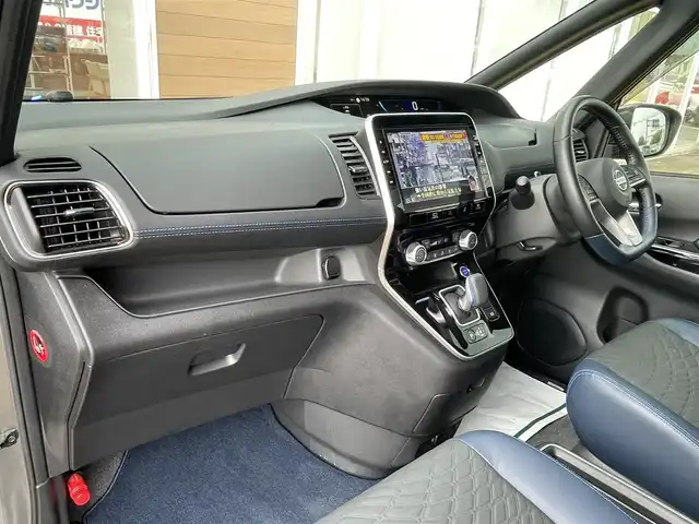 日産 セレナ e-パワー オーテック スポーツスペック 宮崎県 2021(令3)年 7.1万km ダークメタルグレー ワンオーナー/純正10型ナビ/　(Bluetooth/CD/DVD)/フルセグTV/両側ハンズフリーパワスラドア/インテリジェントアラウンドビューモニター/ドライブレコーダー/プロパイロット/ソナー機能/全方位運転支援システム/・インテリジェントエマージェンシーブレーキ/・標識検知機能/・前方衝突予測警報/・踏み間違い衝突防止アシスト/・車線逸脱防止支援システム/・後側方車両検知警報/・後側方衝突防止支援システム/・ふらつき警報/アダプティブLEDヘッドランプ/デュアルオートエアコン/本革巻きステアリング/ツートーン合皮シート/スマートアップ3列目シート/純正17インチアルミホイール/インテリジェントキー/プッシュパワースターター/禁煙車