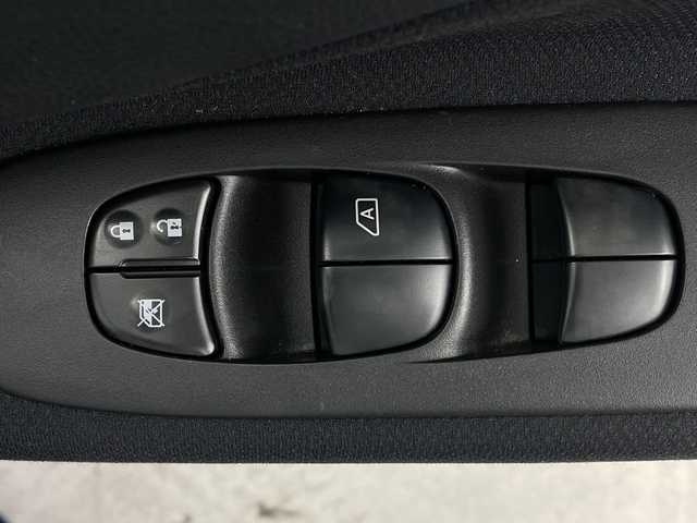 日産 セレナ ハイウェイスター Sハイブリッド 鹿児島県 2012(平24)年 5.5万km スーパーブラック 禁煙車/社外ナビ/・AM/FM/CD/DVD/Bluetooth/フルセグ/クルーズコントロール/オートライト/電動格納ミラー/ウィンカーミラー/バックカメラ/純正フロアマット/アイドリングストップ/両側パワースライドドア/ウィンカーミラー/オートライト/サンシェード/ETC/純正16インチAW