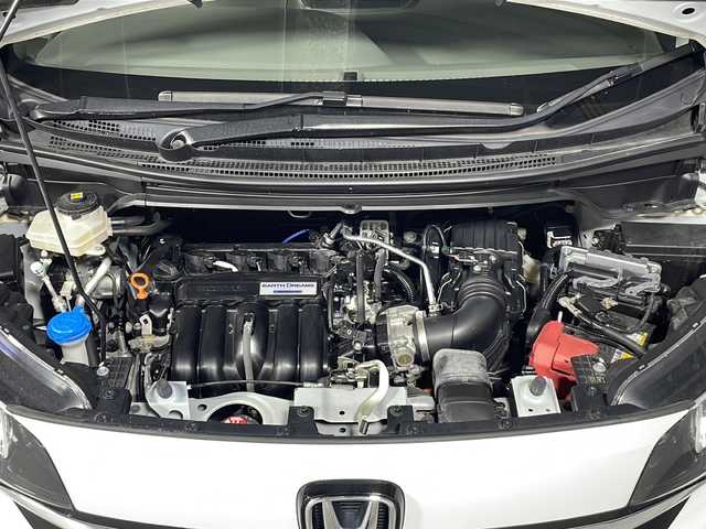 ホンダ フリード ハイブリット G ホンダセンシング 沖縄県 2020(令2)年 4万km プラチナホワイトパール 県外仕入/禁煙車/6人乗り/純正ナビ/　フルセグTV/Bluetooth/CD/DVD/ナビ装着用スペシャルパッケージ/両側パワースライドドア/ホンダセンシング/・衝突軽減ブレーキシステム/・路外逸脱抑制機能/・オートクルーズコントロール/前後ドラレコ/Cパッケージ/Sパッケージ/LEDヘッドライト/スマートキー/プッシュスタート/ETC/ハーフレザーシート