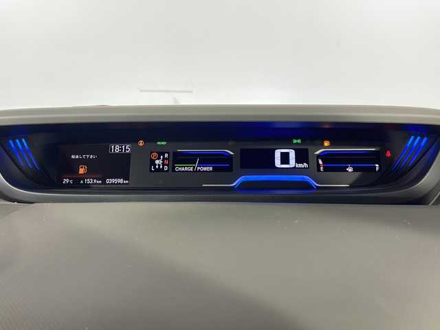 ホンダ フリード ハイブリット G ホンダセンシング 沖縄県 2020(令2)年 4万km プラチナホワイトパール 県外仕入/禁煙車/6人乗り/純正ナビ/　フルセグTV/Bluetooth/CD/DVD/ナビ装着用スペシャルパッケージ/両側パワースライドドア/ホンダセンシング/・衝突軽減ブレーキシステム/・路外逸脱抑制機能/・オートクルーズコントロール/前後ドラレコ/Cパッケージ/Sパッケージ/LEDヘッドライト/スマートキー/プッシュスタート/ETC/ハーフレザーシート