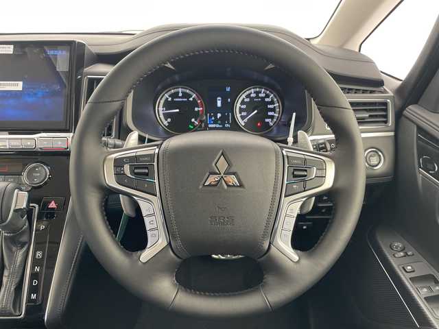 三菱 デリカＤ：５ ブラックエディション 愛知県 2025(令7)年 0.1千km ホワイトダイヤモンド 登録済未使用車/純正11型ナビ/両側パワースライドドア/レーダークルーズコントロール/シートヒーター/バックカメラ/電動リアゲート/パワーシート/コーナーセンサー/純正アルミホイール/ブラインドスポットモニター/LEDヘッドライト/パドルシフト/ステアリングヒーター/オートマチックハイビーム/衝突軽減システム/フルセグ/CD DVD/Bluetooth/ステアリングスイッチ/スマートキー/プッシュスタート