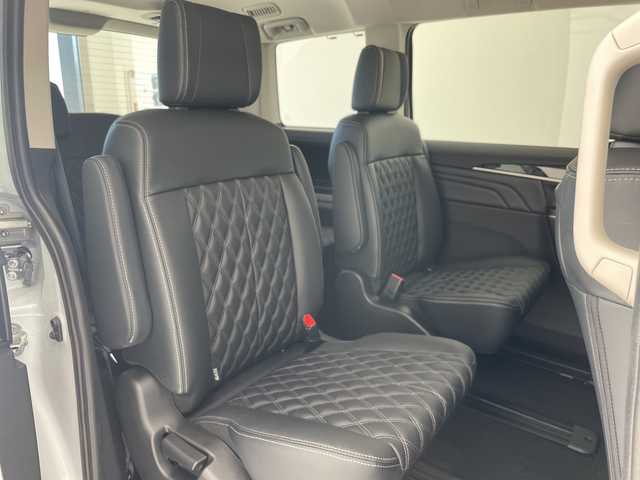 三菱 デリカＤ：５ ブラックエディション 愛知県 2025(令7)年 0.1千km ホワイトダイヤモンド 登録済未使用車/純正11型ナビ/両側パワースライドドア/レーダークルーズコントロール/シートヒーター/バックカメラ/電動リアゲート/パワーシート/コーナーセンサー/純正アルミホイール/ブラインドスポットモニター/LEDヘッドライト/パドルシフト/ステアリングヒーター/オートマチックハイビーム/衝突軽減システム/フルセグ/CD DVD/Bluetooth/ステアリングスイッチ/スマートキー/プッシュスタート