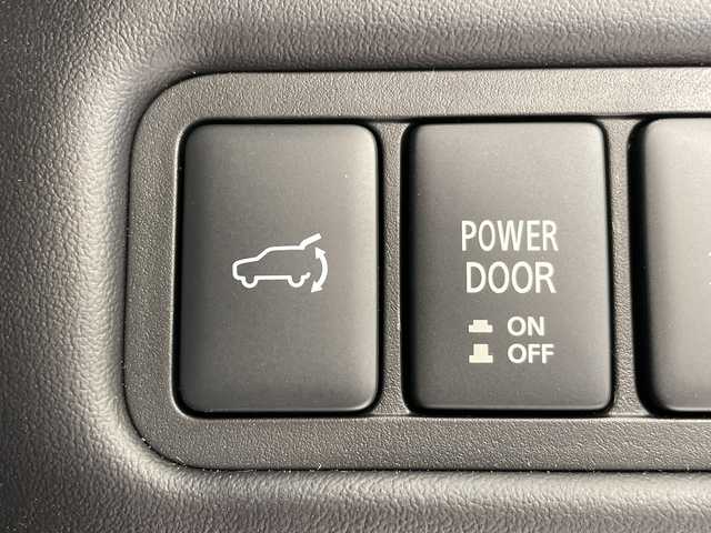 三菱 デリカＤ：５ ブラックエディション 愛知県 2025(令7)年 0.1千km ホワイトダイヤモンド 登録済未使用車/純正11型ナビ/両側パワースライドドア/レーダークルーズコントロール/シートヒーター/バックカメラ/電動リアゲート/パワーシート/コーナーセンサー/純正アルミホイール/ブラインドスポットモニター/LEDヘッドライト/パドルシフト/ステアリングヒーター/オートマチックハイビーム/衝突軽減システム/フルセグ/CD DVD/Bluetooth/ステアリングスイッチ/スマートキー/プッシュスタート