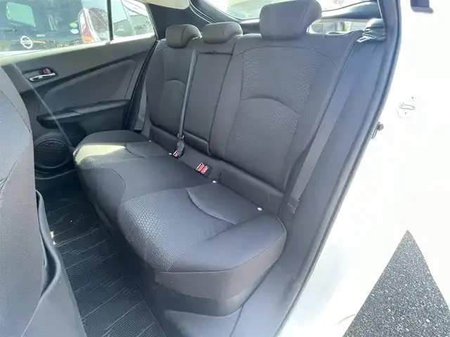 トヨタ プリウス S 山口県 2020(令2)年 6.4万km スーパーホワイトⅡ 衝突被害軽減ブレーキ/レーンアシスト/レーダークルーズコントロール/オートマチックハイビーム/LEDオートヘッドライト/社外ナビ フルセグTV CD DVD BT/バックカメラ/ETC/ドラレコ/スマートキー 2個/横滑り防止/W サイド カーテン エアバッグ/保証書 取説/禁煙車