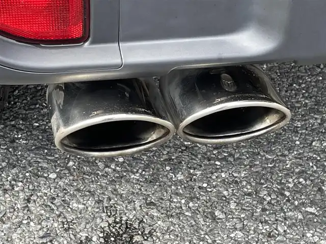 クライスラー・ジープ ジープ ラングラー アンリミテッド サハラ 埼玉県 2020(令2)年 5.1万km グラニトクリスタル ディーラー点検記録R3:4:5:6年/・ワンオーナー/・リフトアップ1インチ（ジェップセン）/・社外マフラー4本（ジェップセン）/・スミッティビルドキャリア/・純正ナビ・フルセグTV（TV/BT/USB/AUX）/・バックカメラ/・サイドカメラ/・フロントカメラ/.前後ドライブレコーダー/・ETC2.0/・運転席助手席シートヒーター/・スタアリングヒーター/・リアコンビネーションLEDランプ/・LEDヘッドライト/・オートライト/・純正フロアマット/・純正カバー/・ブラインドスポットモニター/・アイドリングストップ/・車載サマータイヤ付き社外MKW17インチアルミ/　ジオランダー夏タイヤ付き×5