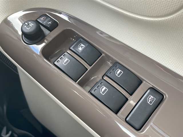 ダイハツ ムーヴ キャンバス X メイクアップ リミテッド SAⅢ 広島県 2022(令4)年 2.1万km スムースグレーマイカメタリック/ファイアークォーツレッドメタリック 2トーン 禁煙/純正ナビ/CD/DVD/DTV/Bluetooth/パノラミックビューモニター/両側パワースライドドア/オートライト/オートハイビーム/ETC/スマートキー/プッシュスタート/純正フロアマット/純正ドアバイザー/アイドリングストップ