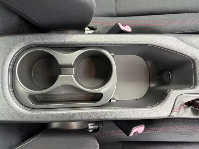 トヨタ ８６ GT 愛知県 2013(平25)年 2.8万km クリスタルブラックシリカ 6速MT/純正カーオーディオ/ドライブレコーダー/革巻きステアリング/プッシュスタート/オートエアコン/ビークル・スタビリティ・コントロール/ヒルスタートアシストコントロール/HIDヘッドライト/フォグランプ/純正17インチアルミホイール/スマートキー/取扱説明書