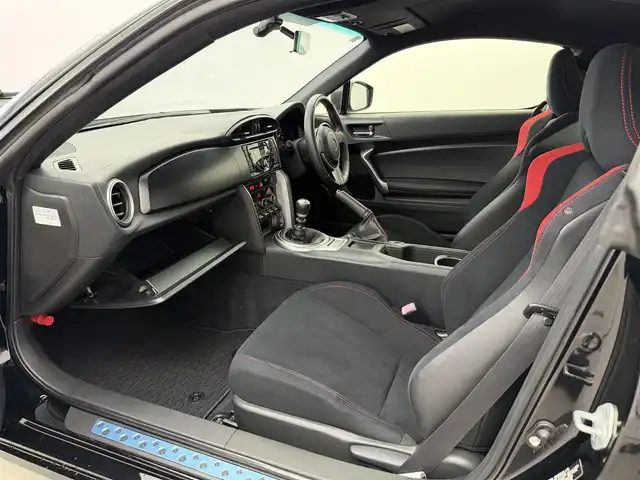 トヨタ ８６ GT 愛知県 2013(平25)年 2.8万km クリスタルブラックシリカ 6速MT/純正カーオーディオ/ドライブレコーダー/革巻きステアリング/プッシュスタート/オートエアコン/ビークル・スタビリティ・コントロール/ヒルスタートアシストコントロール/HIDヘッドライト/フォグランプ/純正17インチアルミホイール/スマートキー/取扱説明書