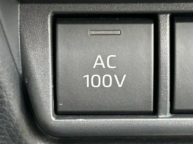 トヨタ プリウス Z 岡山県 2023(令5)年 0.6万km アティチュードブラックマイカ 登録時走行距離　5644km/禁煙車/デイライト付モデリスタエアロ/パノラマルーフ（ガラスルーフ）/純正12.3インチナビ/　(CD/DVD/フルセグTV/Bluetooth)/全方位カメラ/レーダークルーズコントロール(追従走行あり)/後側方車両検知警報(BSM)/衝突被害軽減システム/車線逸脱警報（LDA・LTA）/クリアランスソナー/あんしん降車アシスト/発進遅れ告知機能/標識認識機能（RSA）/ビルトインETC2.0/レザーシート/シートヒーター（D・N席）/エアシート（D・N席）/D席パワーシート/パワーバックドア/ステアリングヒーター/革巻きステアリング/ステアリングスイッチ/純正LEDヘッドライト/フォグライト/オートライト/プッシュスタート/スマートキー/スペアキー×1/アイドリングストップ/純正アルミホイール 19インチ/ウインカーミラー/電動格納ミラー/オートリトラミラー/純正フロアマット/横滑防止装置/盗難防止装置/新車時整備手帳（保証書）